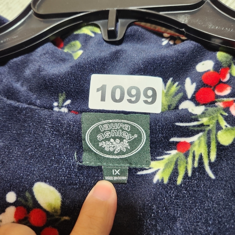Vintage Laura Ashley 1X Floral Navy Nightgown Christmas Berries Winter - Picture 3 of 9